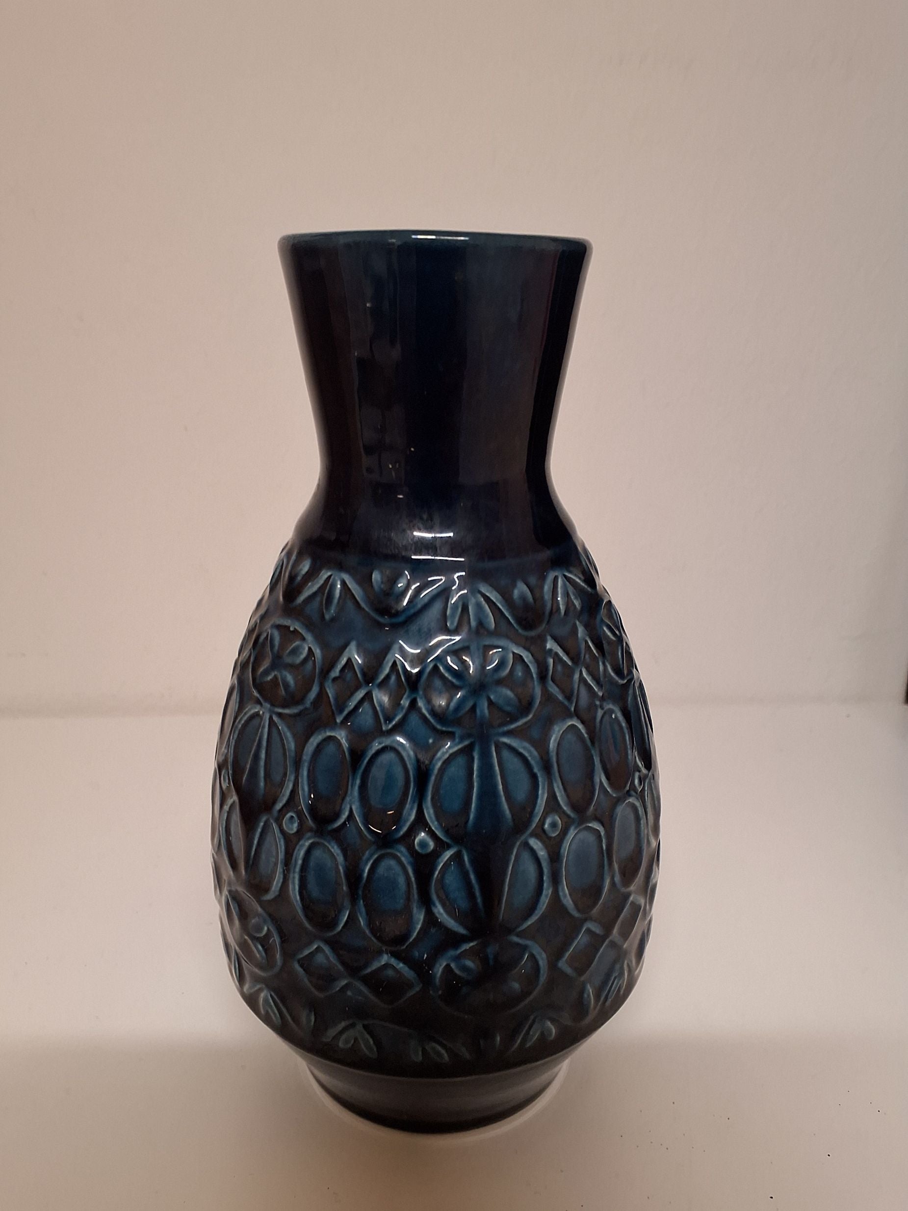 Blå tysk keramik-vase